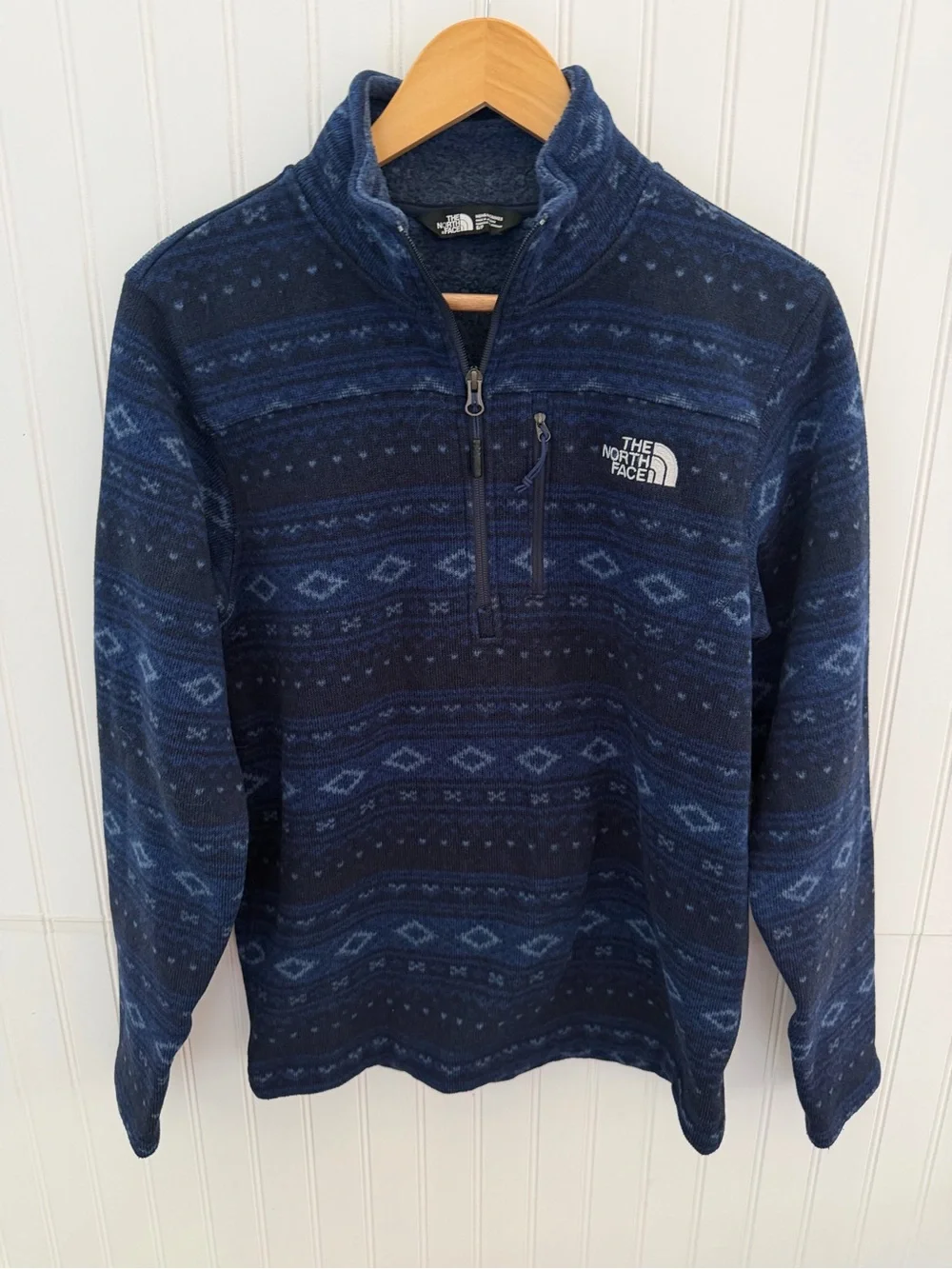 The North Face Men's Navy Patterned Quarter-Zip Fleece Pullover
